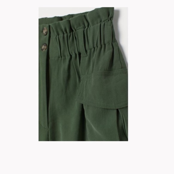 H&M paper-bag tan shorts - Picture 2 of 9